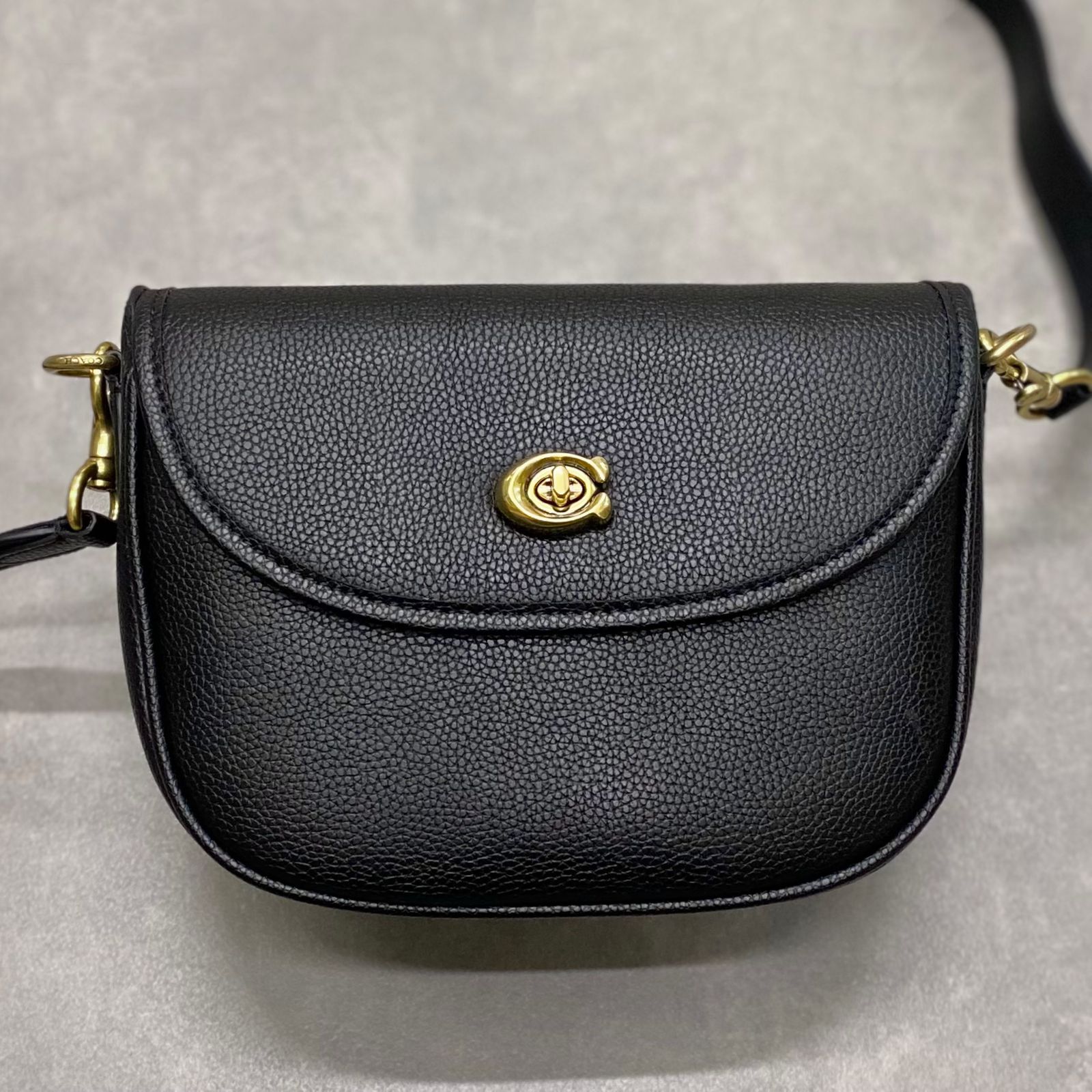 Túi Coach Willow Saddle Crossbody Bag DS Black